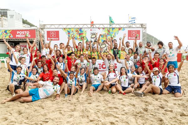 Seleção brasileira feminina de Beach Rugby conquista o tricampeonato do Super Desafio BRA