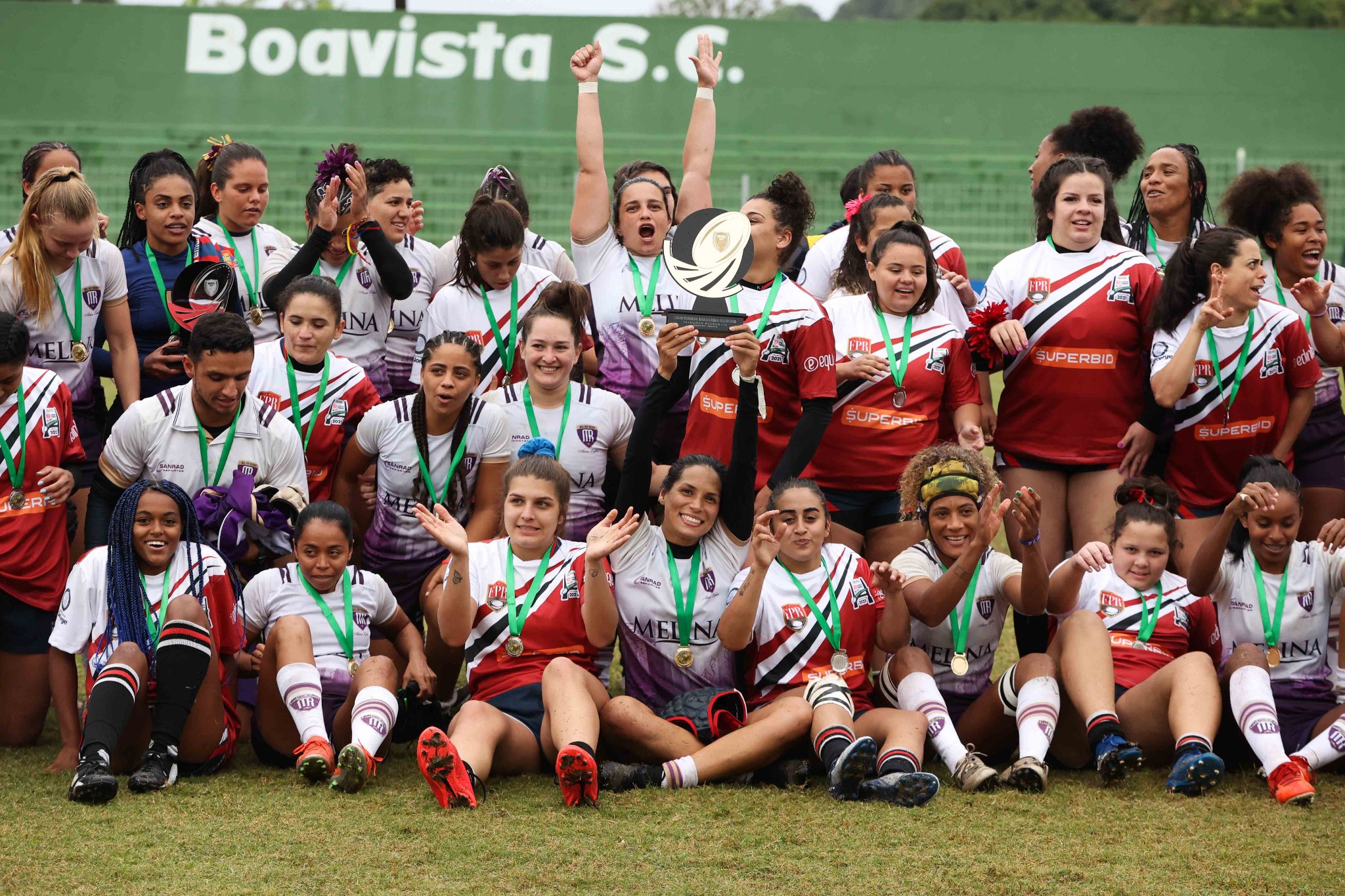 Centro-Oeste e São Paulo celebram títulos no 1º Campeonato Brasileiro de Rugby XV feminino