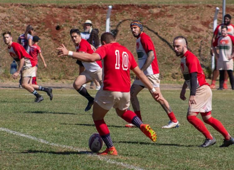 Curitiba e Barbarians vencem na largada do Paranaense de Rugby XV