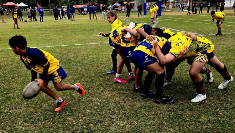 Mais de 600 crianças de várias cidades do Estado de São Paulo jogaram rugby no Sesi Guarulhos