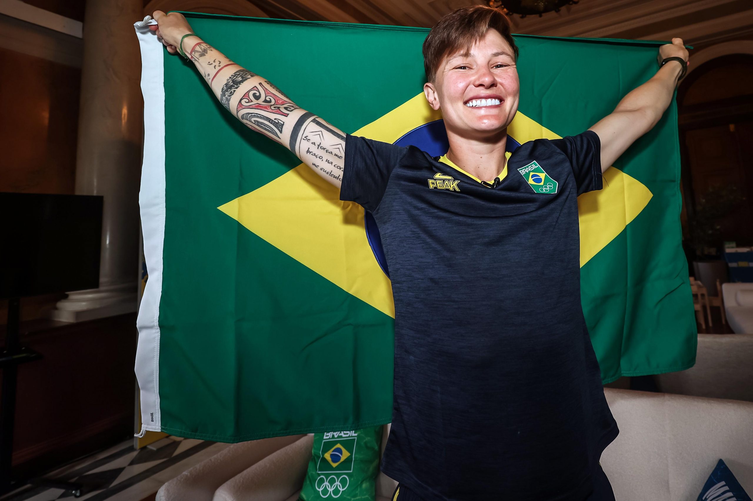 Raquel Kochhann será porta-bandeira do Brasil na Cerimônia de Abertura dos Jogos Olímpicos Paris 2024